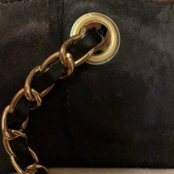 Chanel tote - Picture 11 of 17